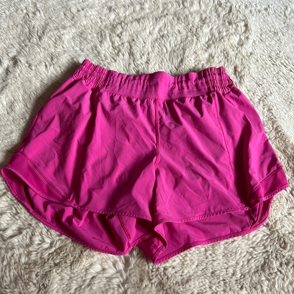 Hot pink lululemon shorts 4”‼️‼️